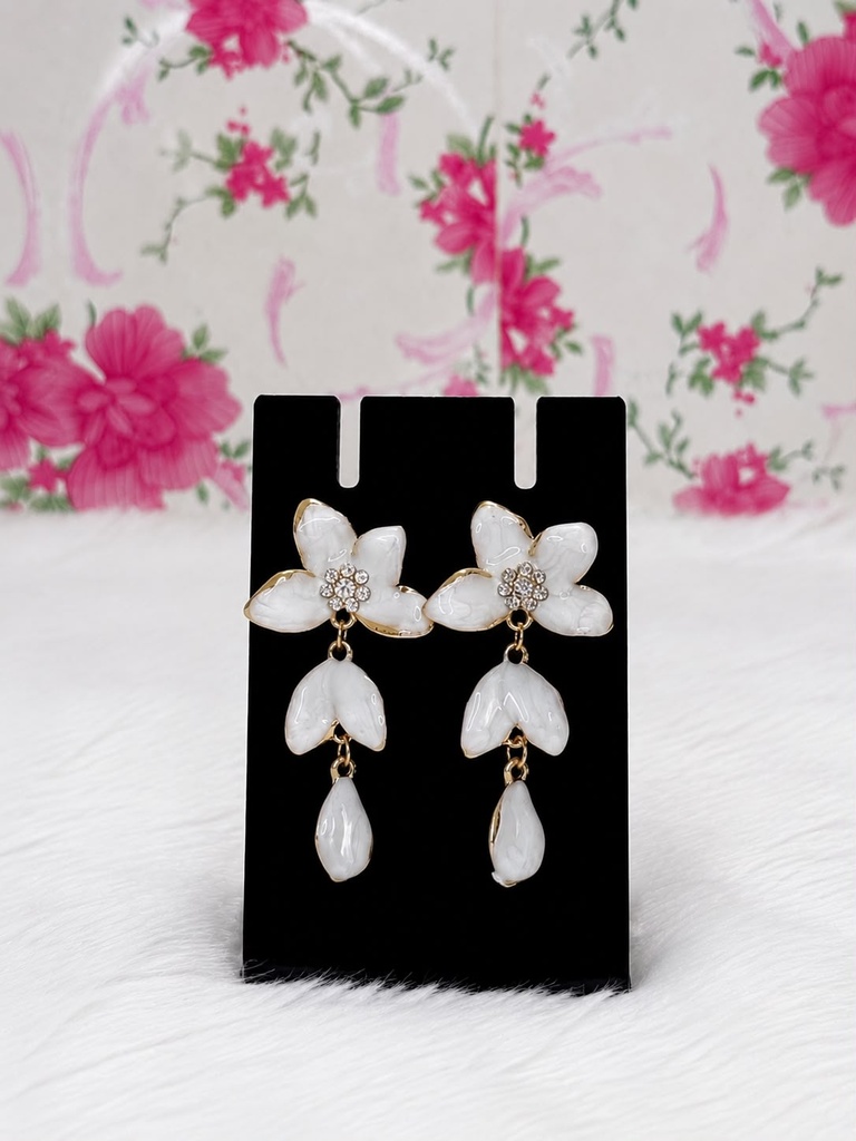[ER005] Ivory Blossom Drops | White
